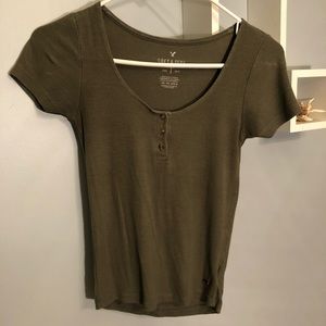 Soft and sexy olive green T-shirt American Eagle